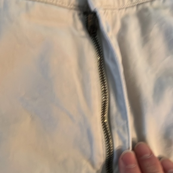 Lands End Ladies Khaki Weekender Shorts - Freshly Laundered- Gently worn Sz 16 - Picture 11 of 13